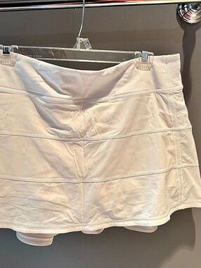 lululemon Women's Skort White Size 12 Tall